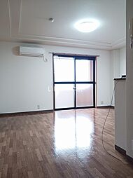 プロミネント伊勢中川　II 302 3階2LDKのリビング/ダイニング