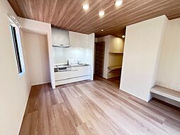 D-ROOM盛岡みたけ 102 1階1LDKのリビング/ダイニング