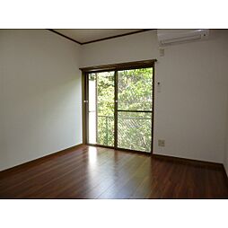 パール・レジデンス 102 1階1Kのリビング/ダイニング