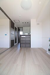 ヴィラクレストVI 205 2階1LDKのリビング/ダイニング