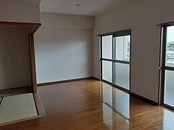 近鉄大阪線 桔梗が丘駅 徒歩10分の賃貸マンション 5階2LDKのリビング/ダイニング