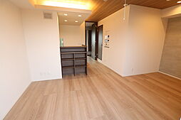 D-ROOM NISHIBARU　A棟 302 3階1LDKのリビング/ダイニング