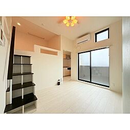 Long An Sky(ロンアンスカイ) 102 1階1Kのリビング/ダイニング