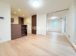 シャイングレイス 201 2階3LDKのリビング/ダイニング