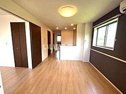 マロニエ・コートＢ 202 2階2LDKのリビング/ダイニング