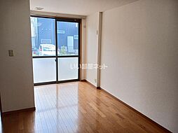 クレストビレッジII 8 1階2LDKのリビング/ダイニング