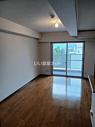 ラトナ東口ビル 702 7階2LDKのリビング/ダイニング