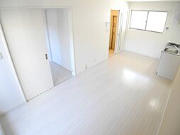 Modern Palazzo矢上 102 1階1LDKのリビング/ダイニング