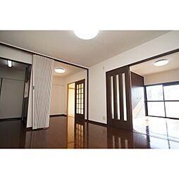 コンフォトゥールII 302 3階3LDKのリビング/ダイニング