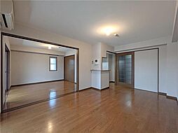 ラトナ東口ビル 405 4階2LDKのリビング/ダイニング