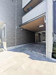 10 / 18