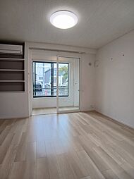 ディーア・レオラ 106 1階ワンルームのリビング/ダイニング