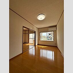 ファンタジアIII 103 1階1LDKのリビング/ダイニング