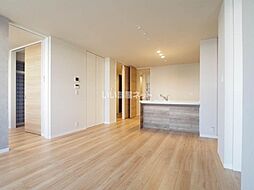 WithPlus天保山公園 203 2階2SLDKのリビング/ダイニング