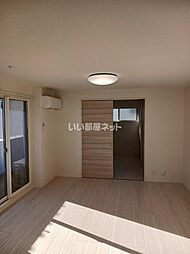 東武伊勢崎線 太田駅 徒歩16分の賃貸アパート 2階1LDKのリビング/ダイニング