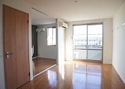 東武小泉線 西小泉駅 徒歩30分の賃貸アパート 2階1LDKのリビング/ダイニング