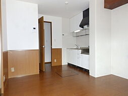 ヴィルフィル　C棟 C101 1階2DKのリビング/ダイニング