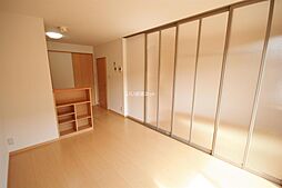 グローリー天祐 102 1階1LDKのリビング/ダイニング