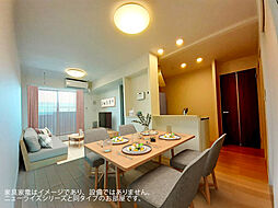 メリーレーヴ 203 2階2LDKのリビング/ダイニング