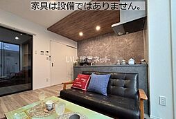 YOUNEXT GARAGE A 202 2階1LDKのリビング/ダイニング