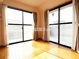 ヴィラ・メイ 301 3階1DKのリビング/ダイニング