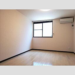 ジュネス 102 1階ワンルームのリビング/ダイニング