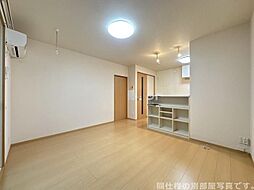 アバンサール　Ｄ 201 2階1LDKのリビング/ダイニング