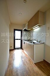 ヴィラ・ウィステリア 402 4階2LDKのリビング/ダイニング