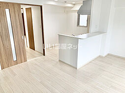 エスポアール神戸 2階1LDKのリビング/ダイニング