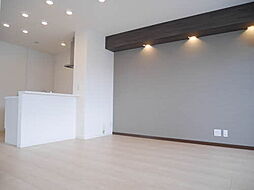 カーザ　セレニータ B 202 2階3LDKのリビング/ダイニング