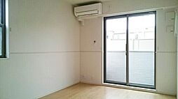 スウィート 101 1階1LDKのリビング/ダイニング