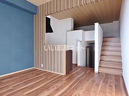 グランコムメゾン上野中 102 1階1Kのリビング/ダイニング