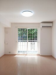 フェルメールＢ 102 1階ワンルームのリビング/ダイニング