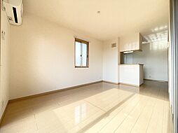 ソフィアＡ 202 2階1LDKのリビング/ダイニング