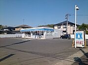 【コンビニエンスストア】ローソン岩沼松ヶ丘店まで178ｍ