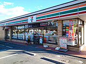 【コンビニエンスストア】セブンイレブン豊川大崎町店まで625ｍ