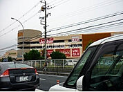 【ショッピングセンター】ホームズ寝屋川店まで836ｍ