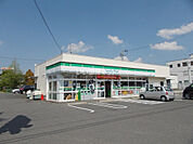 【コンビニエンスストア】ファミリーマート甲賀駅前店まで361ｍ