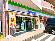 【コンビニエンスストア】ファミリーマート 金山五丁目店まで640ｍ
