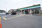 【コンビニエンスストア】ファミリーマート加治小学校前まで1592ｍ