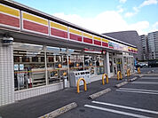 【コンビニエンスストア】デイリーヤマザキ奈良三条宮前町店まで277ｍ