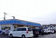 【コンビニエンスストア】ローソン福島しのぶヶ丘店まで681ｍ