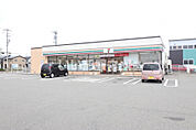 【コンビニエンスストア】セブンイレブン　金沢近岡町店まで619ｍ