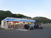 【コンビニエンスストア】ローソン河内店まで725ｍ