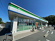 【コンビニエンスストア】ファミリーマート 鈴鹿下箕田店まで2031ｍ