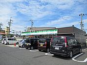 【コンビニエンスストア】ファミリーマート貝塚二色浜店まで158ｍ
