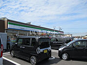 【コンビニエンスストア】ファミリーマート小浦貝塚加神店まで891ｍ