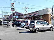 【コンビニエンスストア】セブンイレブン　久留米荒木鷲塚店まで990ｍ