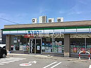【コンビニエンスストア】ファミリーマート　野々市新庄四丁目店まで1074ｍ