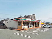 【コンビニエンスストア】セブンイレブン鶴羽田店まで917ｍ